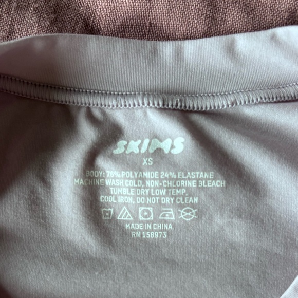 SKIMS Fits Everybody Crop Short Sleeve Top in Iris Mica - Picture 6 of 7